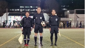 決勝は岡田主審のセットです